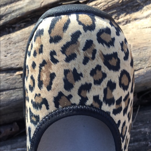 SOLD IN YARDSALE Comfy Stretchies Leopard print - Picture 5 of 8